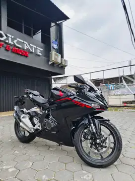 Honda CBR 250RR Tahun 2024 KM 300 perak