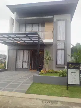 Rumah mewah 2 lantai di Panakukang Makassar Sulawesi Selatan