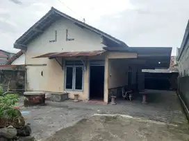 Rumah DiSewakan Tepi Jalan Raya Bisa Untuk Usaha Atau Kantor