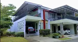 Y298 Rumah Mewah 216 m2 Dekat Tol di Green Park Jatiwarna Bekasi