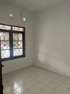 Disewakan Rumah Baru Renov di Taman kopo Indah TKI 3