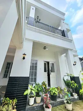 Rumah Mewah semi Furnished di Kebayoran Residence Bintaro sektor 7