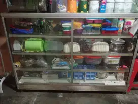 Etalase warung bekas