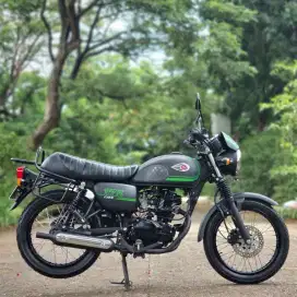 KAWASAKI W175 CAFE 2022 HITAM LOW KM FULL MULUS PAJAK HIDUP