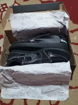 Sepatu Nike Travis Venom AJLow