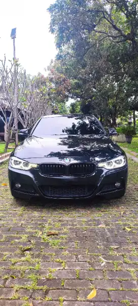 BMW 320i [2016]