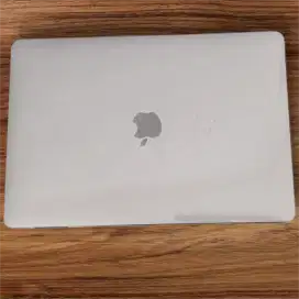 Macbook pro 13 tahun 2019 (jual).