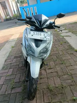 JUAL MOTOR VARIO PUTIH 2013