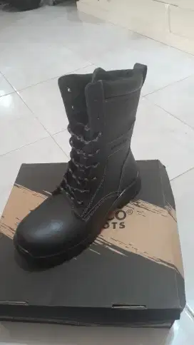 Sepatu PDL baru