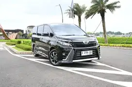(TDP2jtan) Voxy at 2018 Black