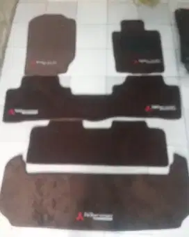 Karpet mobil Pajero Sport