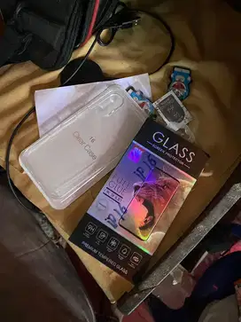 Case transparan+ Tg iPhone 16