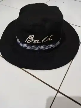 (Preloved) Topi bali