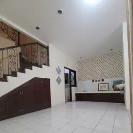 Dijual Rumah Palem Semi Karawaci Tangerang