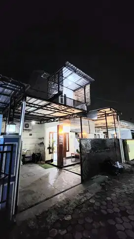 Rumah Full Renov 2 Lantai Tambaksogra