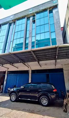 Ruko Gandeng di Kawasan Kota Tua di Jalan Cengkeh