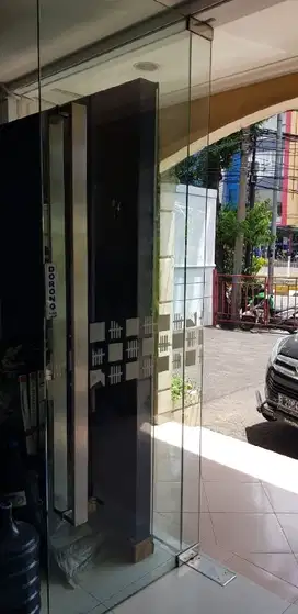 DIJUAL RUKO  MAMPANG  4 ½ LT  - LT 103 & LB 280 JAKARTA SELATAN