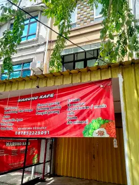Ruko 4 lantai strategis dekat Samsat Manyar dikontrakkan