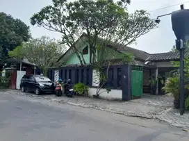 rumah etnik plus tempat usaha strategis furnish solo kota