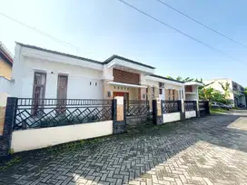 Rumah furnish di Banyuraden dekat kota
