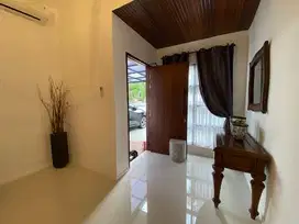 2 Bedroom Modern House in Pondok Indah. SMALL FAMILY/ SILENT OFFICE