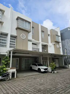 Di Jual Rumah Gading Lavender 3 lantai / unfurnish , lokasi strategis
