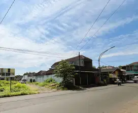 Rumah Pinggir Jalan Raya Cocok Buat Usaha Malang