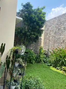 Rumah Terawat di Setra Duta Lestari