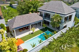 FREEHOLD BEAUTIFUL VILLA SET WITHIN COMPLEX IN BATU BOLONG