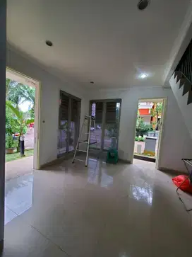 Disewakan Rumah Bagus 3 Lantai di Cluster Omaha By Rumah Chinida