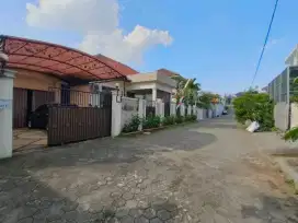 DIJUAL RUMAH BESAR JALAN LEBAR MANYARAN DEKAT TOL
