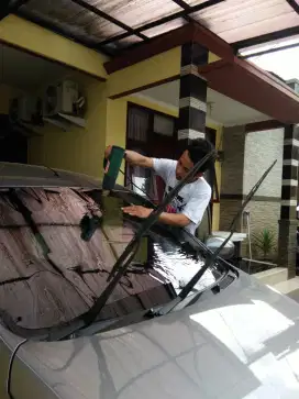 Kaca film spesifikasi unggul