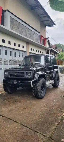 DAIHATSU GRAND FEROZA