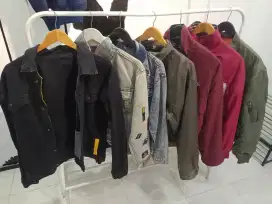 Jaket Levis dan Jaket Tebal