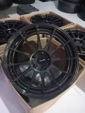 Velg baru spider r18 pcd 5x114,3 lebar 9 rata ET 28 warna ej Titan