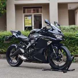 KAWASAKI ZX25R NON ABS NIK 2021 HITAM LOW KM 2K MULUSS