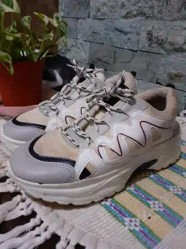 Jual second sepatu FORNLL sepatu running / style korean
