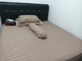Jual cepat divan UK 180x200 mulus banget pemakaian baru 1 bulan