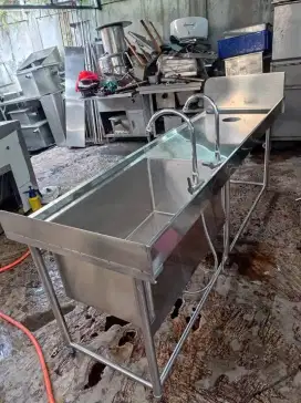 single sink Uk 222×70×75
Lubang sink 85×50×40
UK greastrap 40×30×25