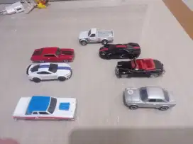 Hotwheels premium ban karet base besi chevy dll