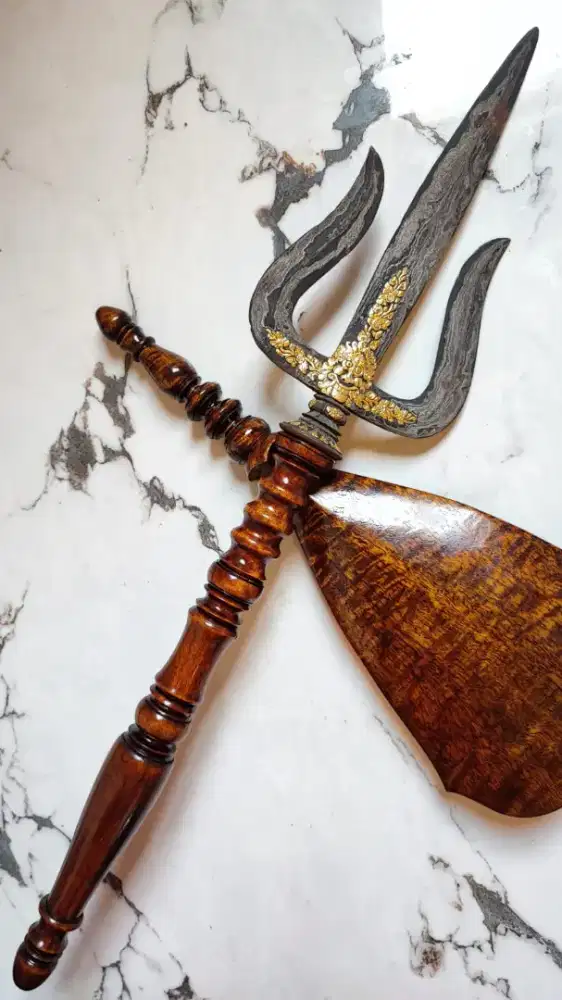 Pusaka kuno langka antik unik rare item Trisula kinatah makoro emas