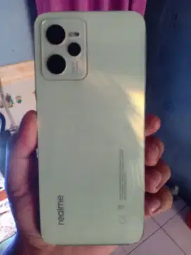 Realme C35 
- Ram 4+1/64GB
- Kamera d/b jernih