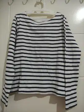 Preloved Kaos anak cw uniqlo motif salur