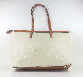 CHARLES & KEITH