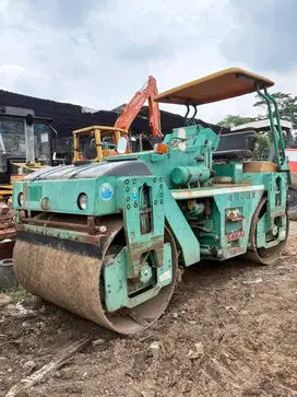 Dijual !  Used Tandem Roller Sakai SW60. Kap 6-8 Ton. Ex Japan