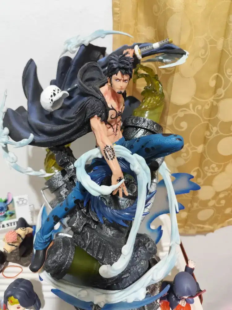 Action figure trafalgar law