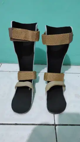 Sepatu Ortho Kaki sepasang sekitar uk. 34-35