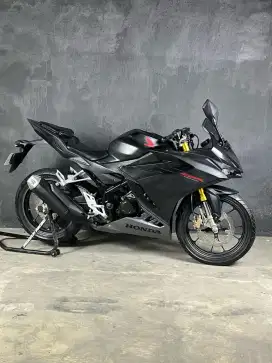 CBR 150R K45R KM 6RB LIKE NEW