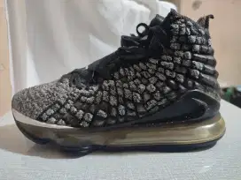 Nike LEBRON 17 BLACK OREO LAKERS