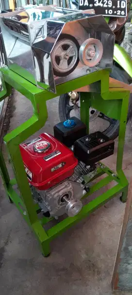 Mesin parut klapa siap pakai